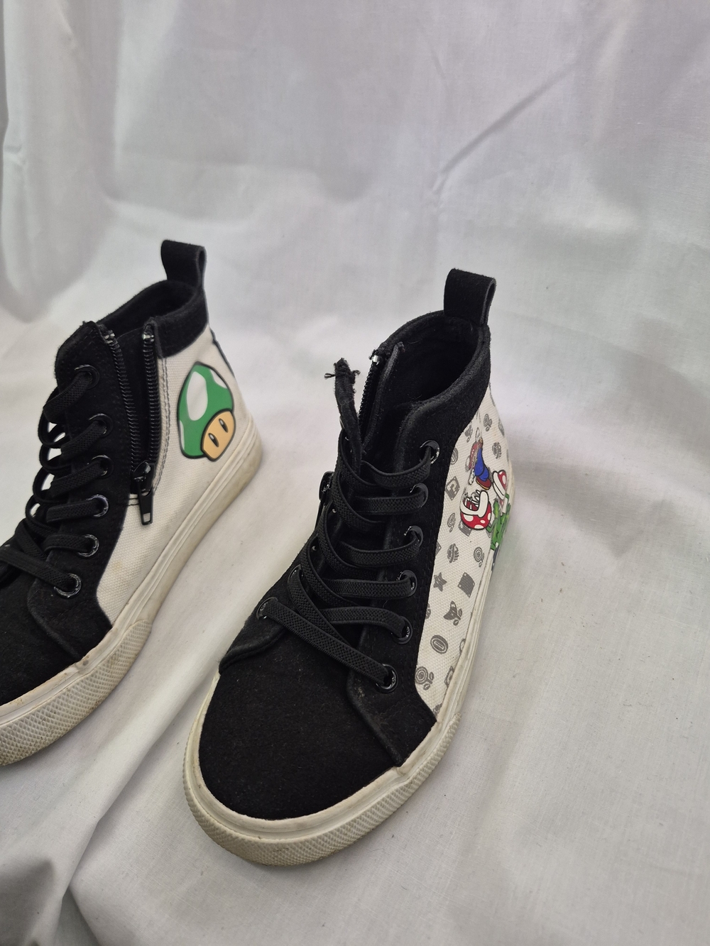 Nintendo Black High-Top Kids Sneakers with Character Print - Picture 3 of 7